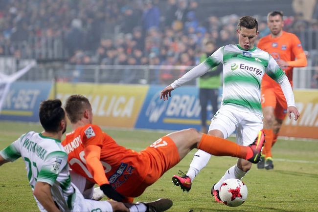 在成绩与健 在成绩与健