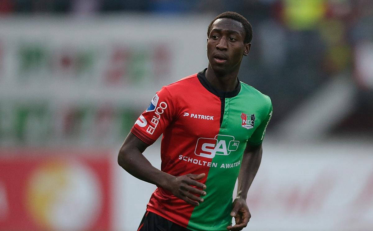 而是进攻重 而是进攻重